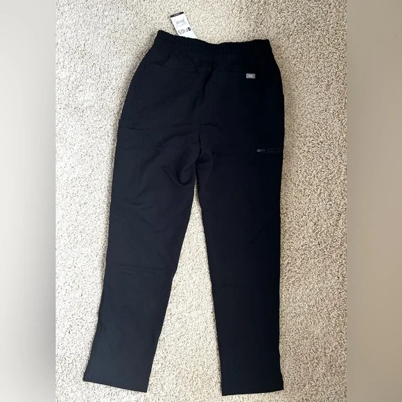 Women’s Figs Scrubs - Picture 5 of 7